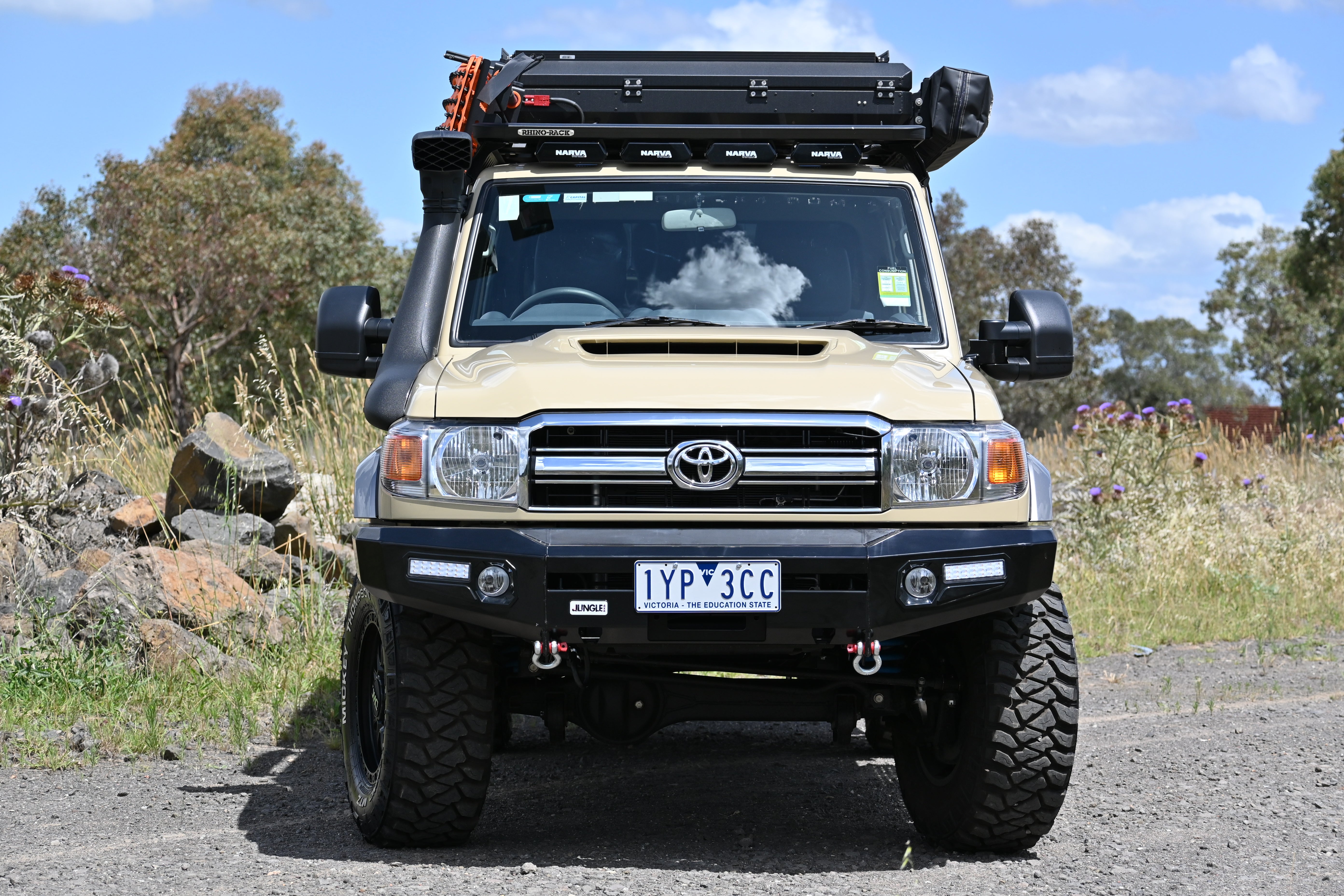 Loopless Sports Bull Bar – Fitted