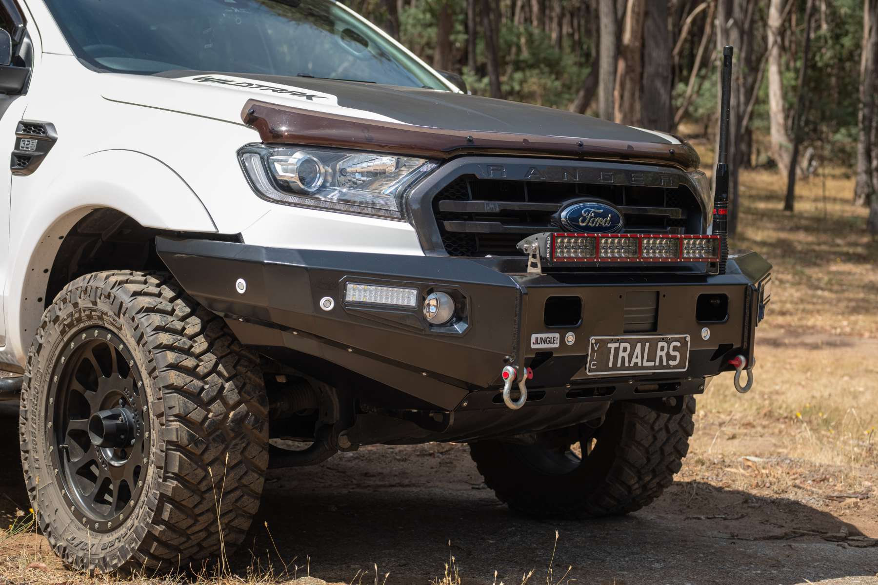 Loopless Sports Bull Bar – Fitted