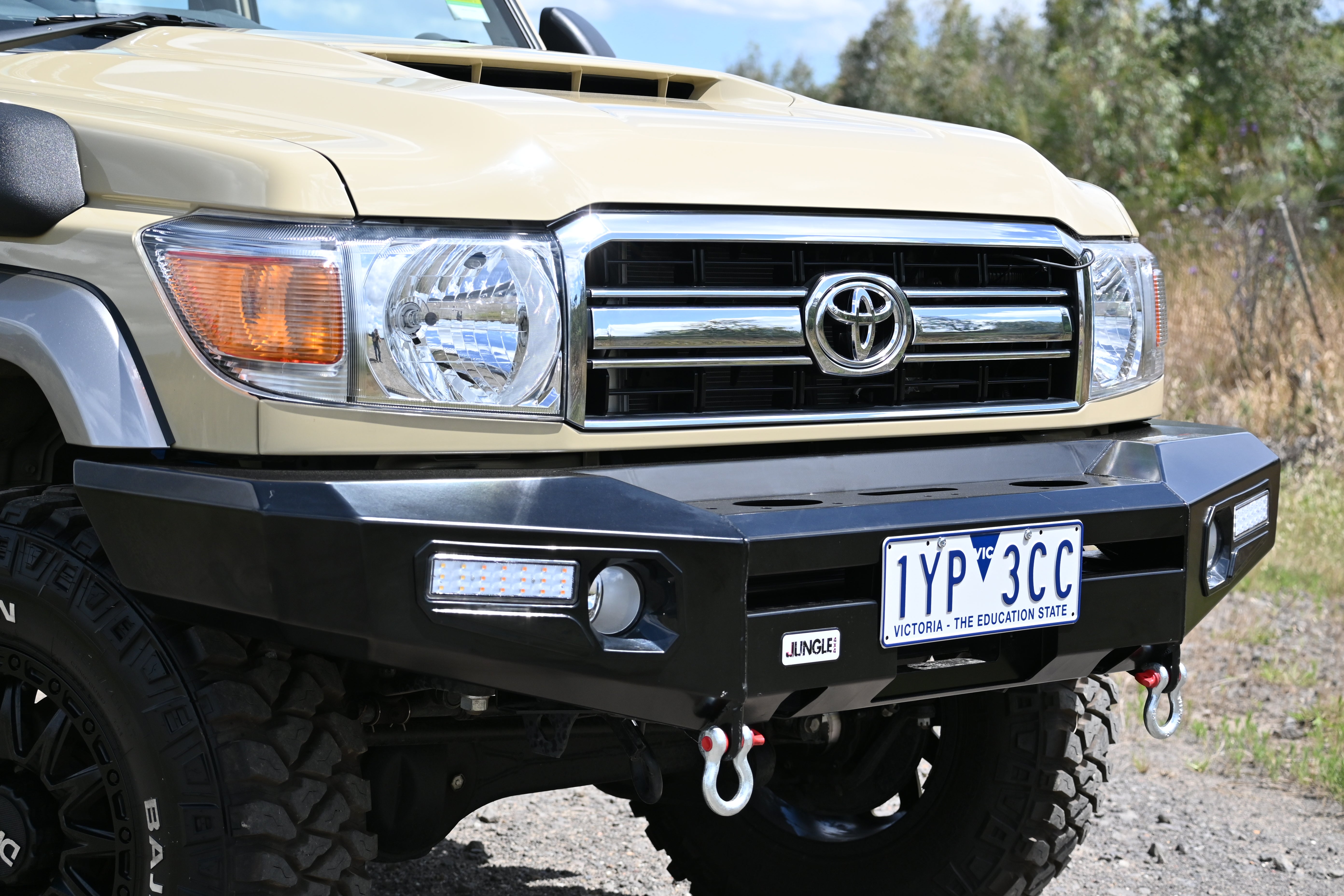 Loopless Sports Bull Bar – Fitted