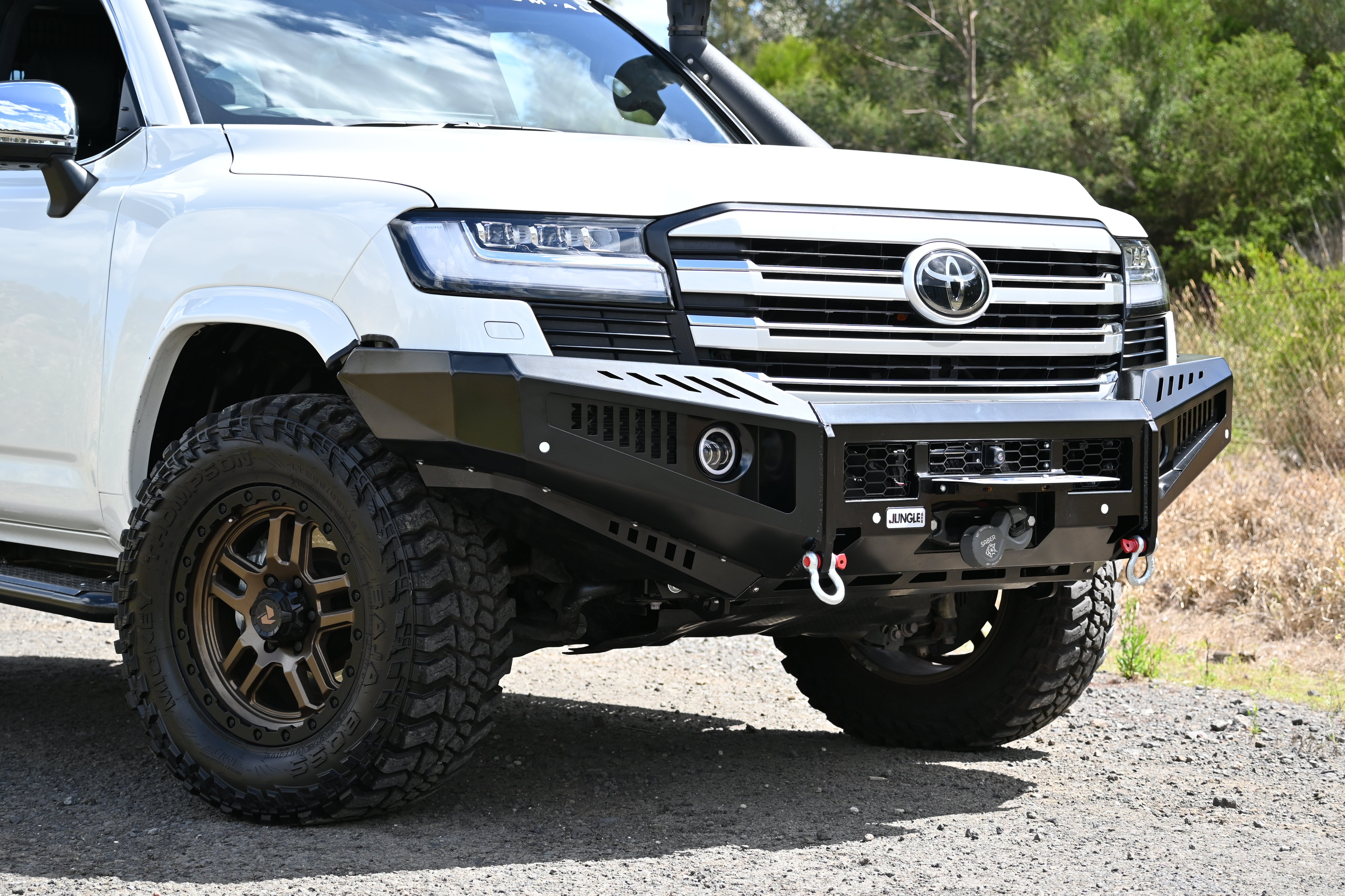 Loopless Sports Bull Bar – Fitted