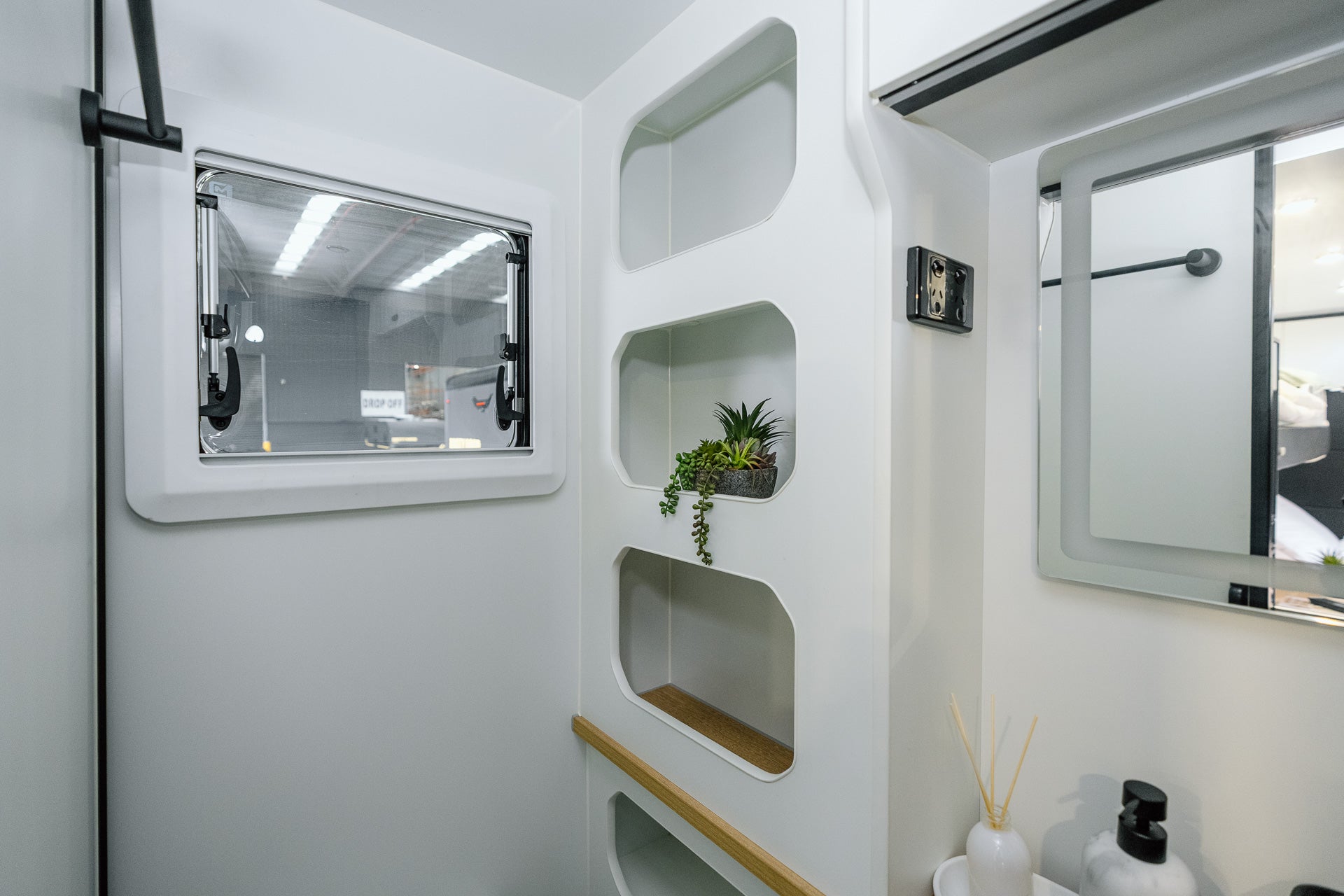 Dusty Road Caravan - 16 Foot